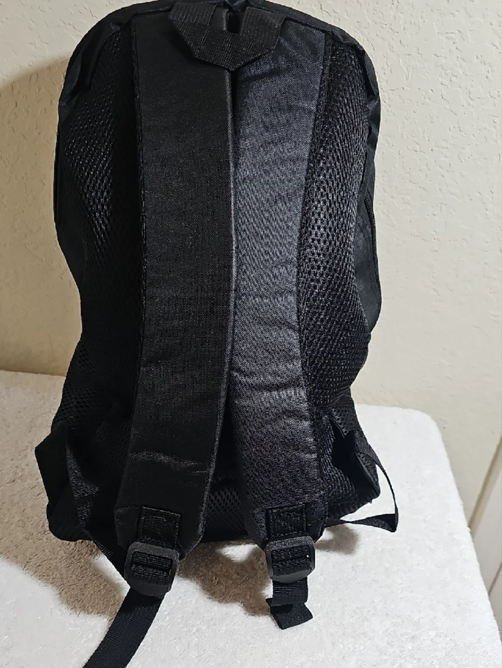 New Sanrio Gilded Hello Kitty Gold and Black Metallic Backpack - Picture 6 of 9